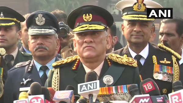 'देश की रक्षा में एक टीम की तरह काम करेंगी सेनाएं' 