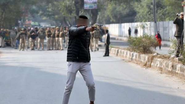 फेसबुक पर पहले ही लिखी थी जामिया जाने की बात