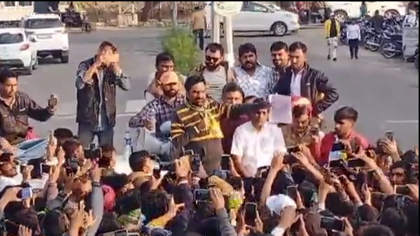 hanuman beniwal controversial statement on CM ashok gehlot at barmer hanuman beniwal controversial statement on CM ashok gehlot at barmer