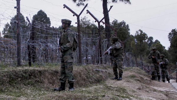 2720 बार सीजफायर तोड़ चुका है पाकिस्तान 2720 बार सीजफायर तोड़ चुका है पाकिस्तान