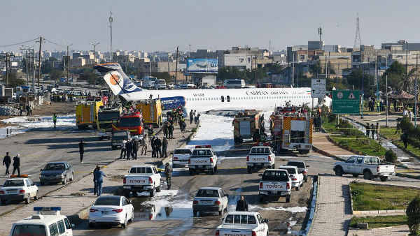 लैंडिंग के समय फिसल गया प्लेन लैंडिंग के समय फिसल गया प्लेन