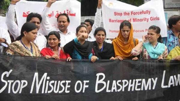ईश निंदा का आरोप लगाकर हिंदू अल्पसंख्यकों को फंसा दिया जाता है