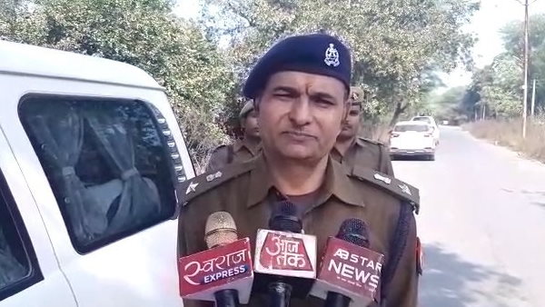 दोनों भाइयों को कुचल दिया