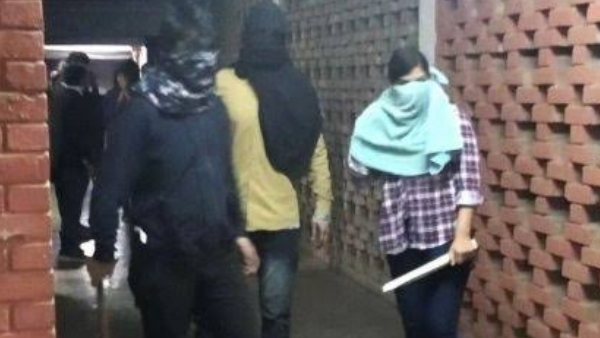 जीएनयू वीसी ने छात्रों से की बात