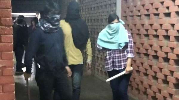 नकाबपोश लड़की दिल्ली यूनिवर्सिटी की छात्रा- पुलिस