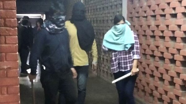 अब देश में लोकतंत्र नहीं बचा है