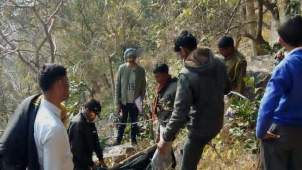 गुफा में अचेत पड़ा मिला प्रेमी जोड़ा