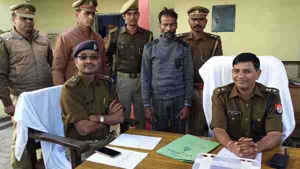 आपत्तिजनक हालात में देख लिया था