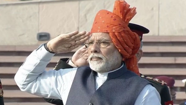 राजपथ पर दिखा सैन्य बल राजपथ पर दिखा सैन्य बल