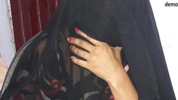 पड़ोसी से थे अवैध संबंध