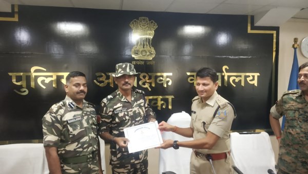 20 नक्सलियों को किया डटकर सामना 20 नक्सलियों को किया डटकर सामना