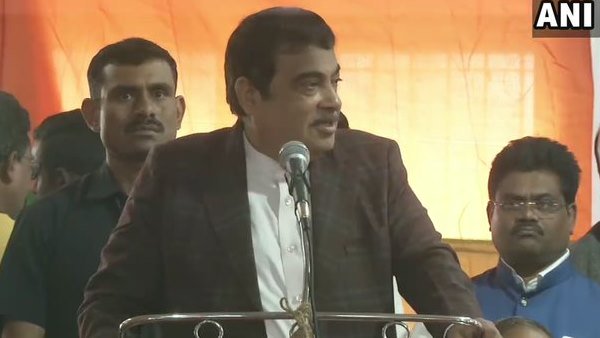 'लोगों को उस क्षेत्र में कार्य करना चाहिए, जिसमें अच्छा कर सकते हैं' 'लोगों को उस क्षेत्र में कार्य करना चाहिए, जिसमें अच्छा कर सकते हैं'