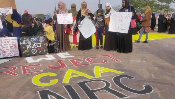 स्टोरी हटाओ वरना कानूनी कार्रवाई करेंगे