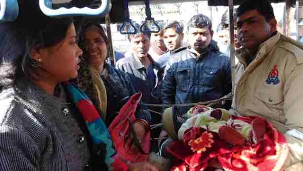 कांस्टेबल संतोष ने बढ़ा लीं दूरियां 