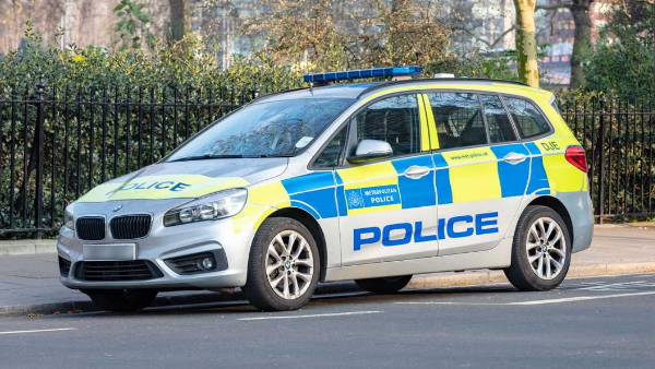 पेट्रोलिंग कार में ही बनाया संबंध पेट्रोलिंग कार में ही बनाया संबंध