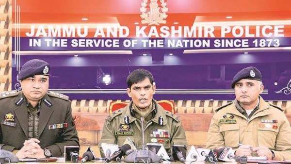 देविंदर के बाथ अब एडीजी रैंक के अफसर से हिरासत में हो रही पूछताछ देविंदर के बाथ अब एडीजी रैंक के अफसर से हिरासत में हो रही पूछताछ