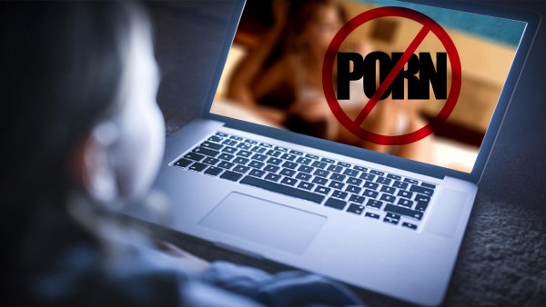 वीडियोग्राफर, डायरेक्टर के खिलाफ आरोप