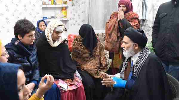 प्रियंका यूपी की घटनाओं पर जमकर कर रही राजनीति 