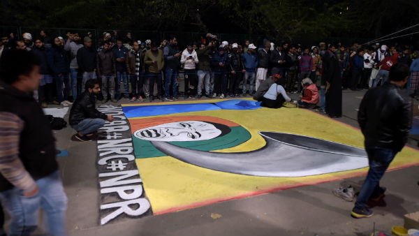 शिफ्ट में हो रहा काम 