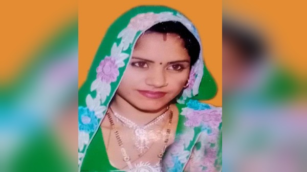  फोन पर बात कर रही थी बहू
