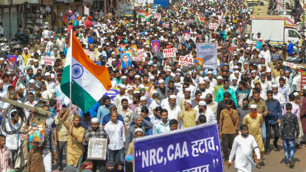 सीएए पर अंतरिम रोक लगाने से सुप्रीम कोर्ट का इनकार सीएए पर अंतरिम रोक लगाने से सुप्रीम कोर्ट का इनकार