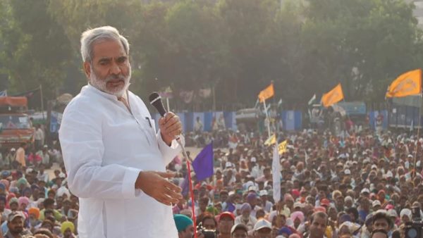 'पार्टी का वफादार सिपाही होने के नाते मेरा फर्ज है बताना'