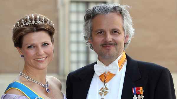 नॉर्वे की राजकुमारी ने भी प्‍यार में पड़ कर ठुकराया था शाही परिवार का दर्जा