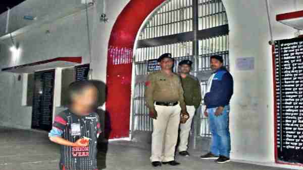 देर रात लगी अदालत