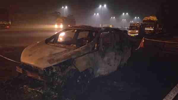 सबूत मिटाने के लिए लगाई थी कार में आग