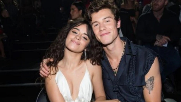 सिंगर ने किया अंडरवियर में अवॉर्ड लेने का ऐलान