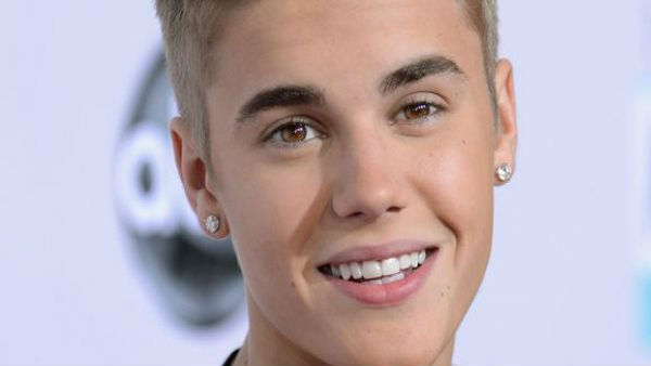 'पहला वीडियो मां ने अपलोड किया था'