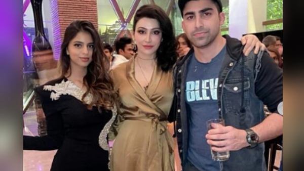 ड्रेस की कीमत जान उड़ जाएंगे होश ड्रेस की कीमत जान उड़ जाएंगे होश