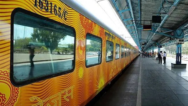 17 अक्टूबर से चलेगी तेजस एक्सप्रेस 17 अक्टूबर से चलेगी तेजस एक्सप्रेस