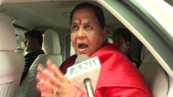 कांग्रेस ने सावरकर पर बांटी किताब 