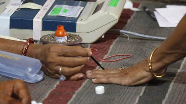 67 सीट से जीती थी आम आदमी पार्टी