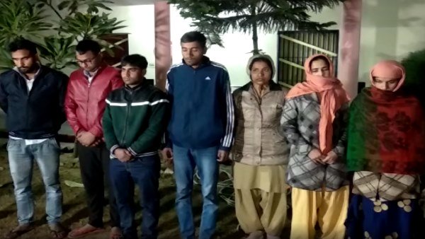  बियानी कॉलेज सेंटर पर पेपर का मिलान
