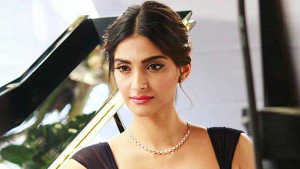 समाजी मुद्दों पर बोलती रहती हैं सोनम