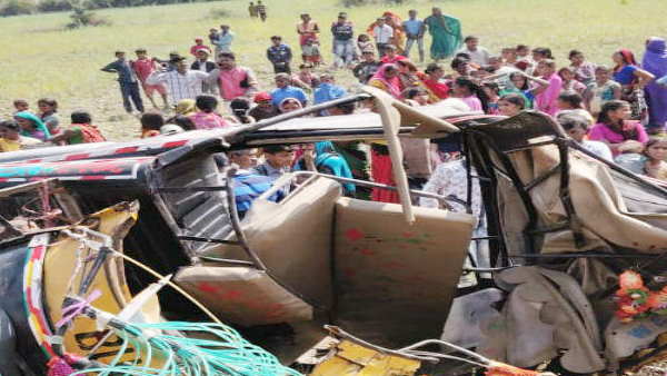 bihar aurangabad road accident three people died