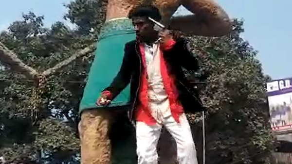 पुलिस के जवानों को देखते ही युवक ने कनपटी पर तान लिया तमंचा