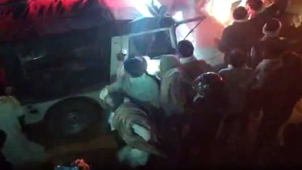 आसपास की भी पुलिस मौके पर पहुंची आसपास की भी पुलिस मौके पर पहुंची