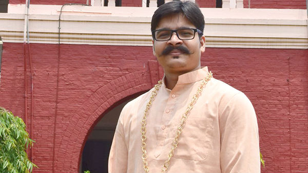 किसी दो दी माला तो किसी को स्टॉल किसी दो दी माला तो किसी को स्टॉल