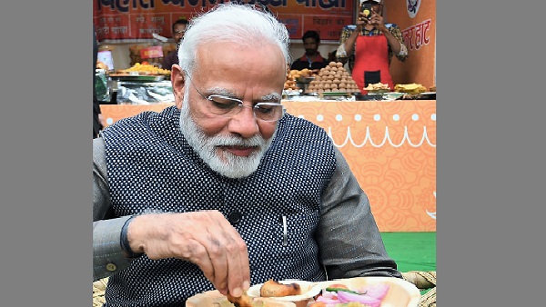 वाद्य यंत्रों पर भी आजमाए हाथ