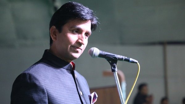 भड़के कुमार विश्वास ने कहा-मर रहा है आम आदमी भड़के कुमार विश्वास ने कहा-मर रहा है आम आदमी