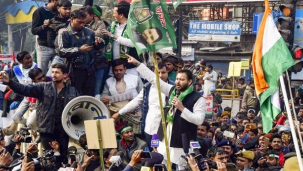 नीतीश के मुकाबले राजद के पास कोई नेता नहीं