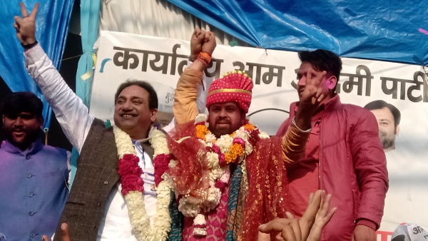 उत्तर प्रदेश के निवासी हैं अखिलेश पति त्रिपाठी