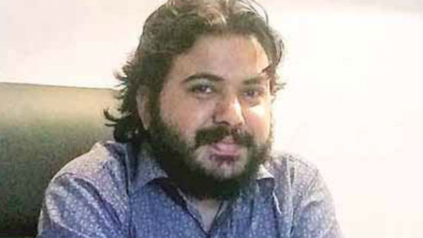 दुर्गेश पाठक 