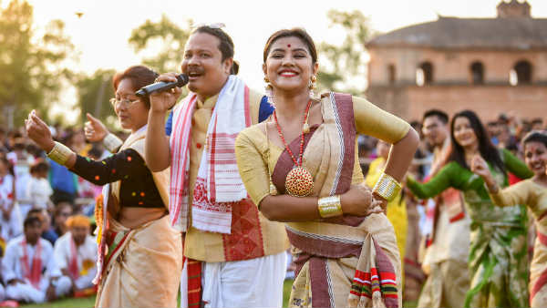 बंगाली युवा छात्र संगठन प्रस्ताव के पक्ष में बंगाली युवा छात्र संगठन प्रस्ताव के पक्ष में