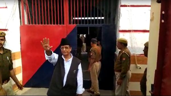 जमीन हड़पने के मामलों में आजम को हो सकती है 10 साल की सजा