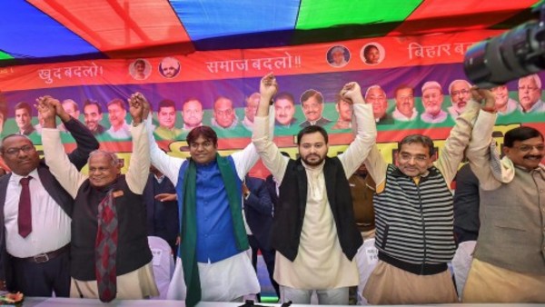 हाथ तो मिले लेकिन दिल नहीं