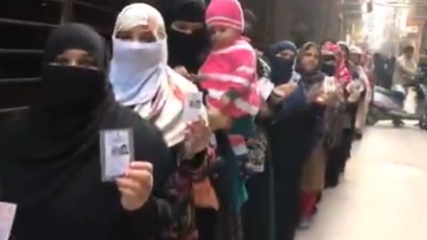 मुस्लिमों वोटरों की पहली पसंद बने केजरीवाल मुस्लिमों वोटरों की पहली पसंद बने केजरीवाल